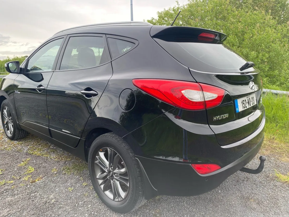 Hyundai ix35 Full Service History  - Immaculate - Image 4