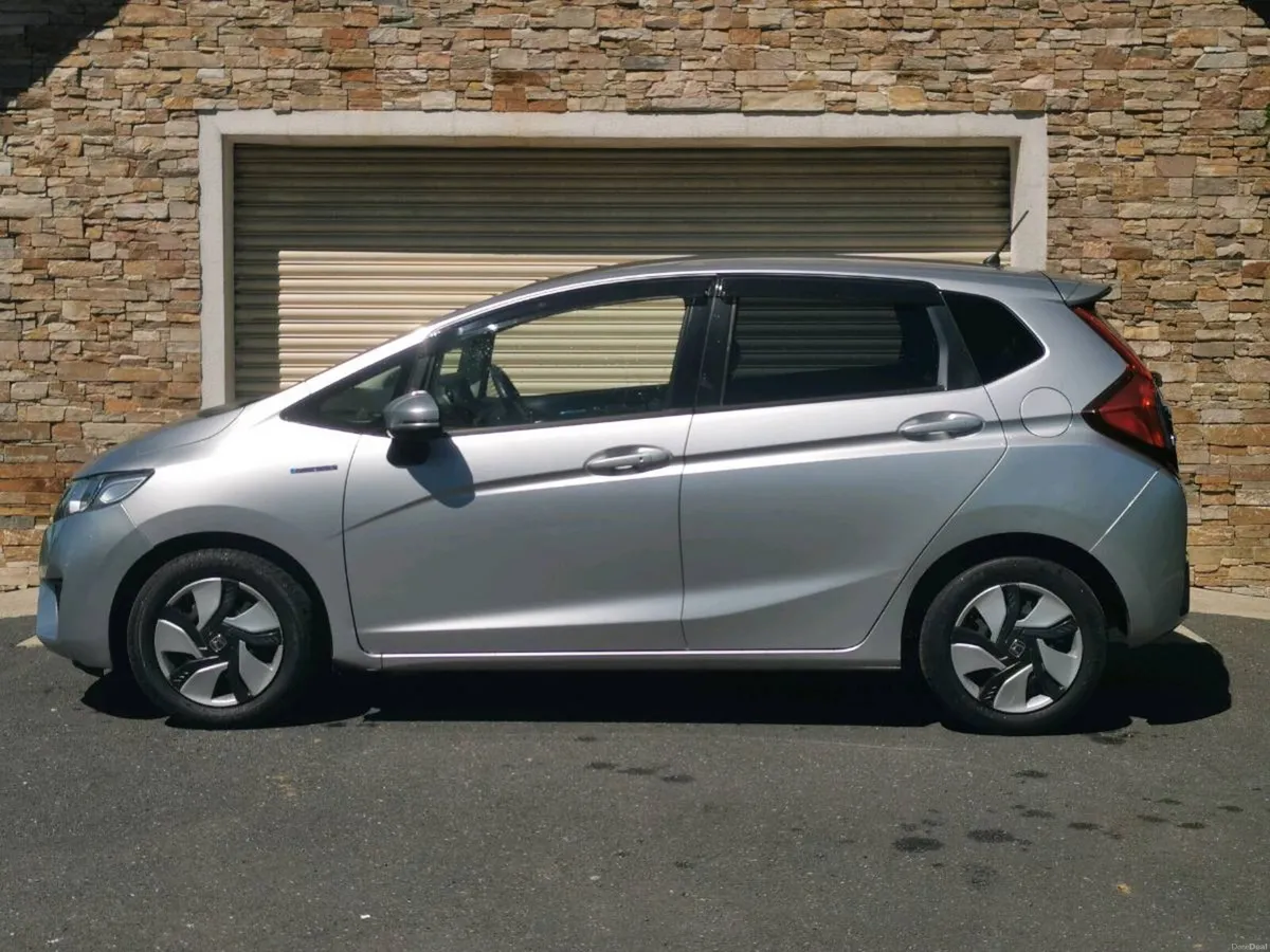 Honda Fit Hybrid Auto - Image 3