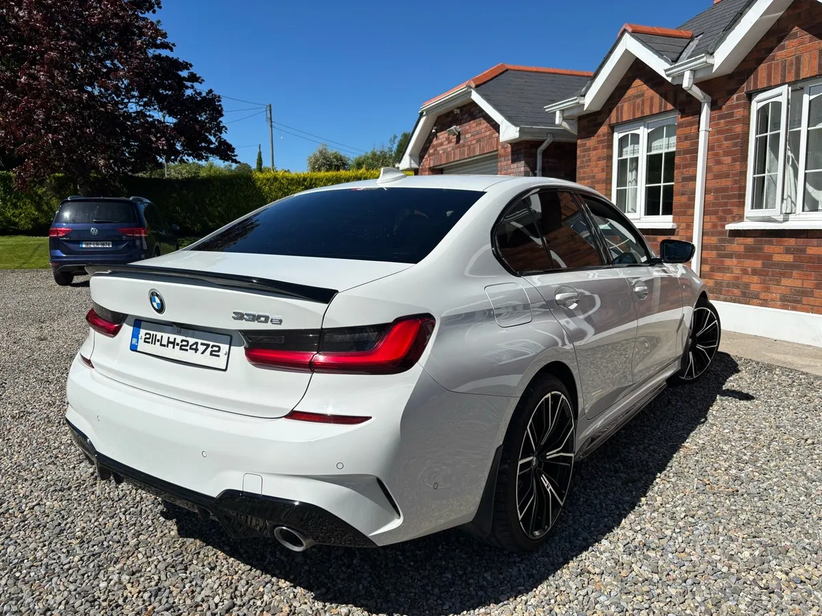 BMW 330e M - Image 3