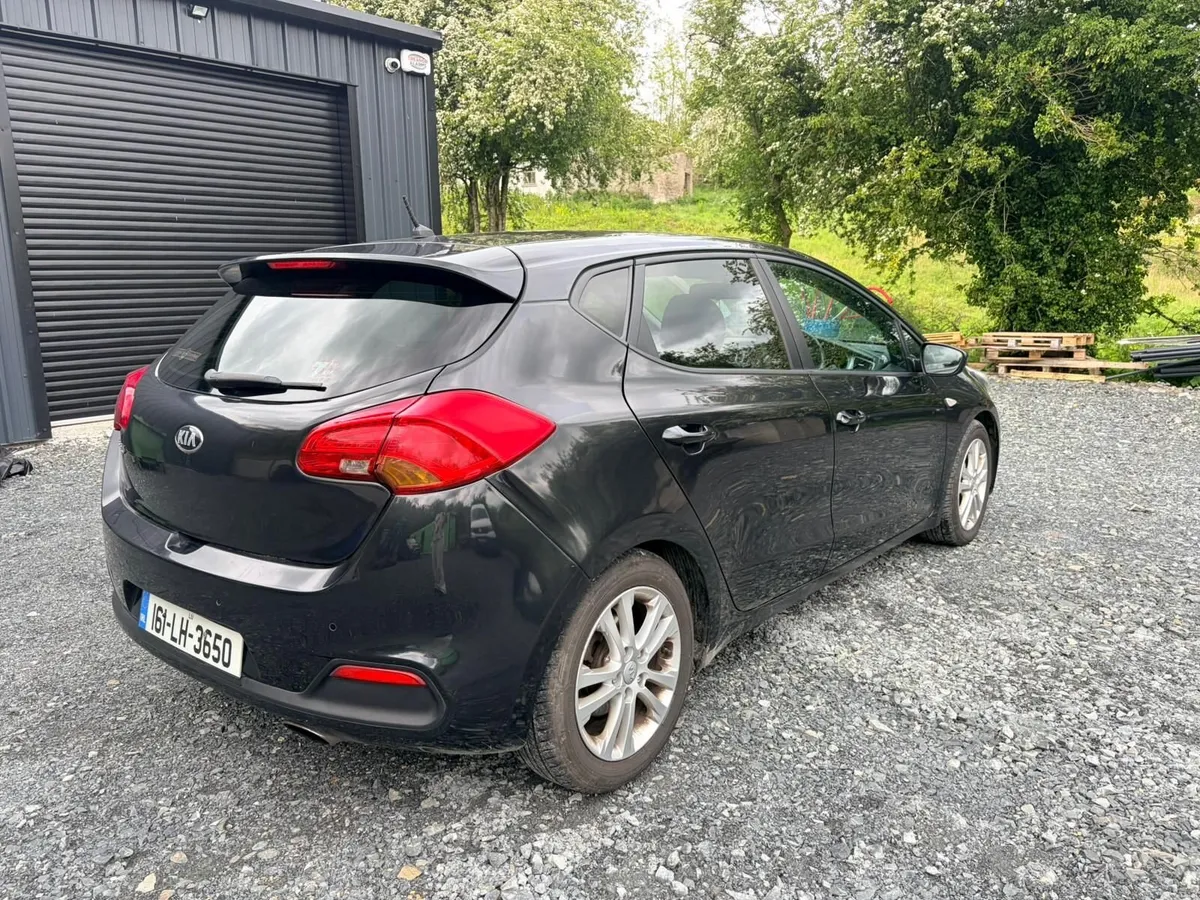 Kia Ceed 2016 - Image 2