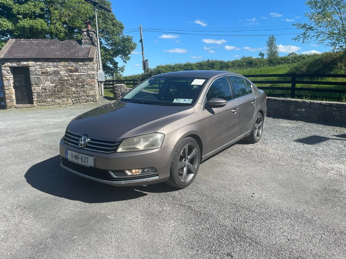 2011 Passat - Image 5