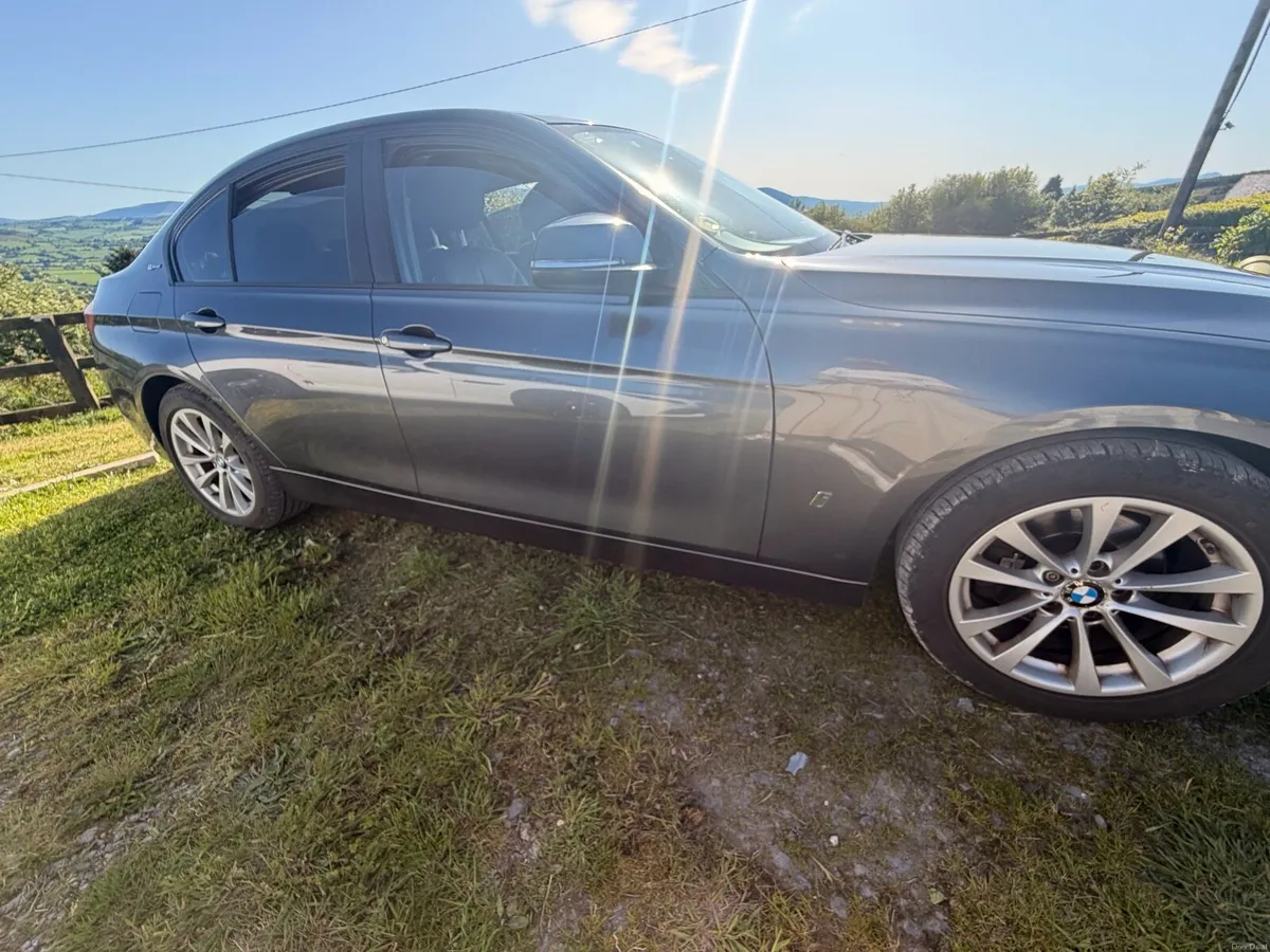 172 BMW 330e - Image 2