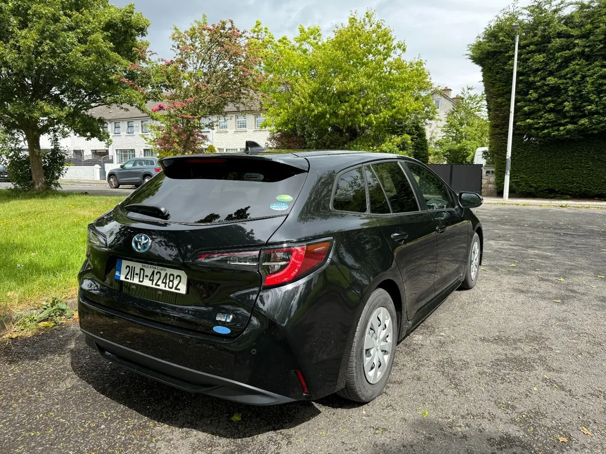2021 Corolla Touring Hybrid Auto only19900 - Image 5