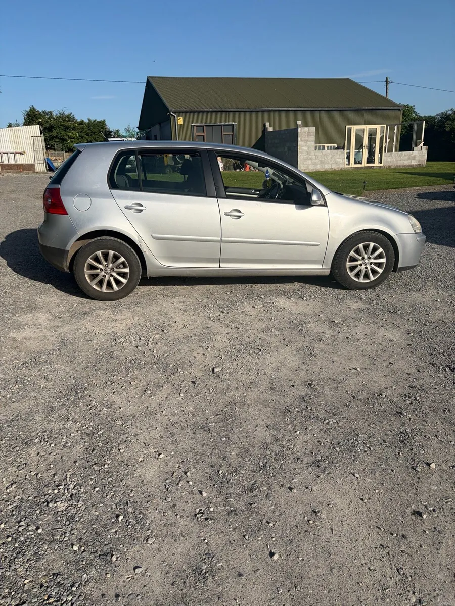 2008 Volkswagen Golf - Image 2