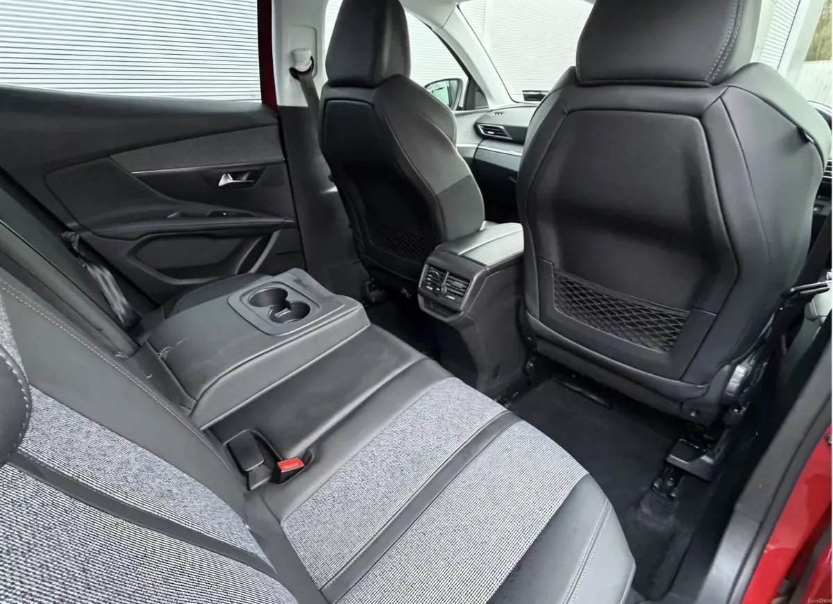 Peugeot 3008 2019 - Image 3