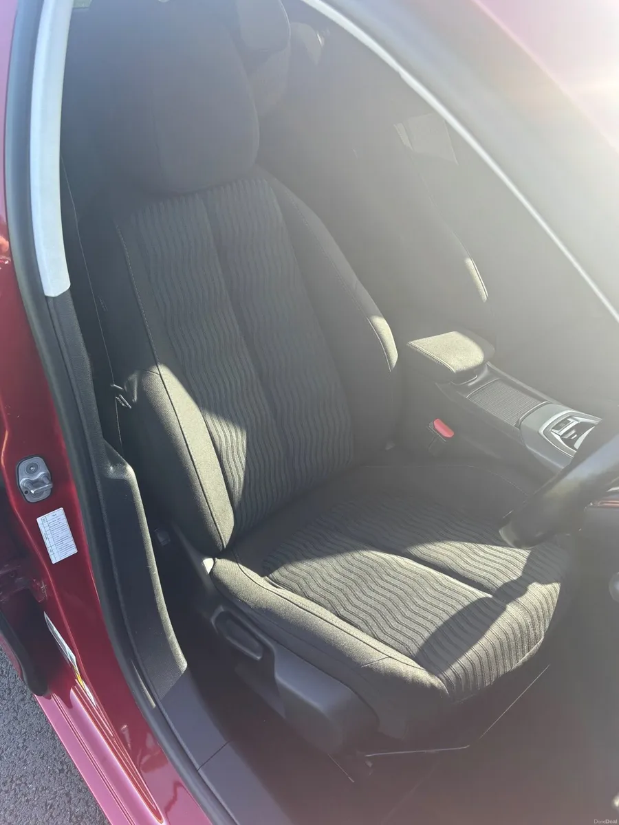 Peugeot 308 2015 - Image 2