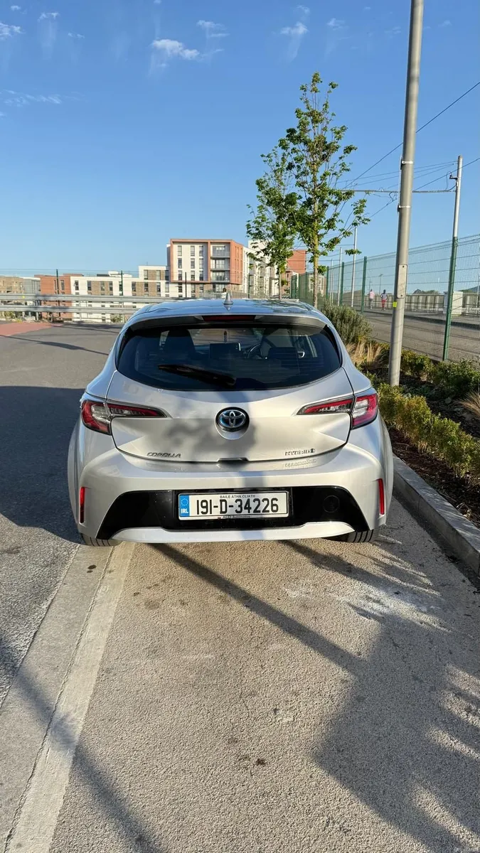 Toyota Corolla Luna Hybrid 4DR Auto, 2019 - Image 3