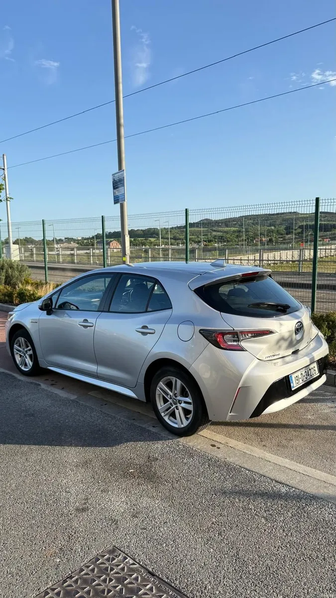 Toyota Corolla Luna Hybrid 4DR Auto, 2019 - Image 4