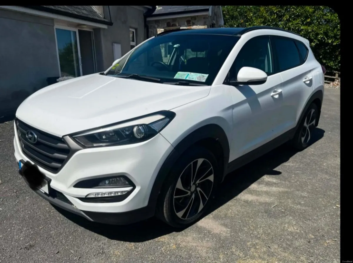 ** Hyundai Tuscon ** - Image 4