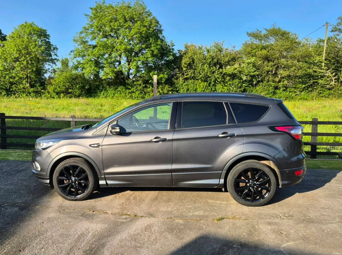 Ford Kuga 2.0 TDCI ST LINE X - Image 2