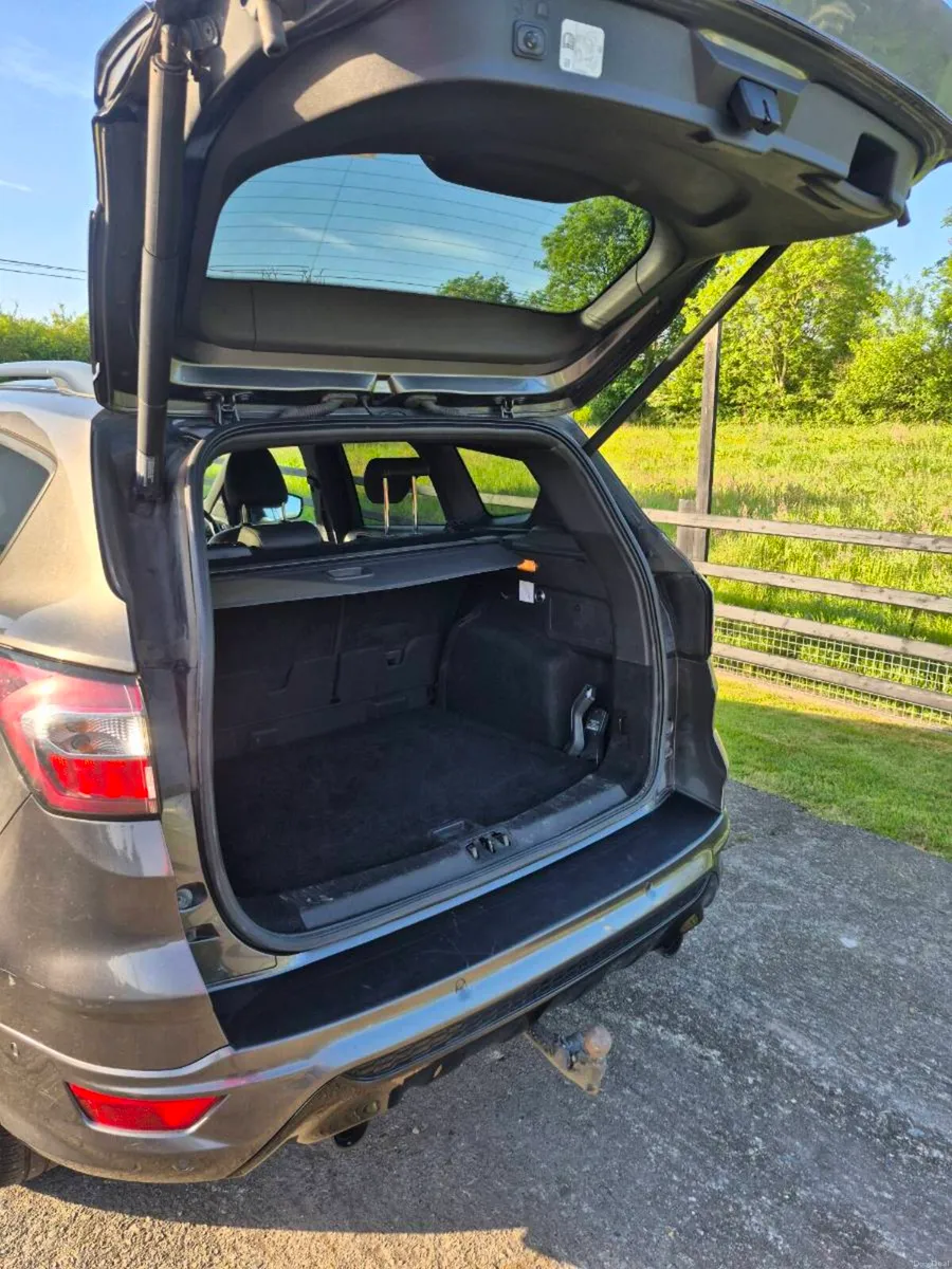 Ford Kuga 2.0 TDCI ST LINE X - Image 5