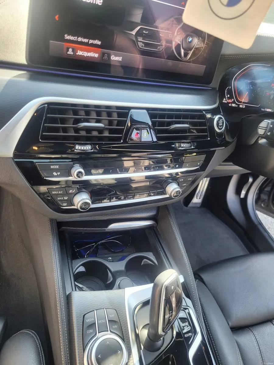 2022 BMW 5-Series M Sport Automatic - Image 4
