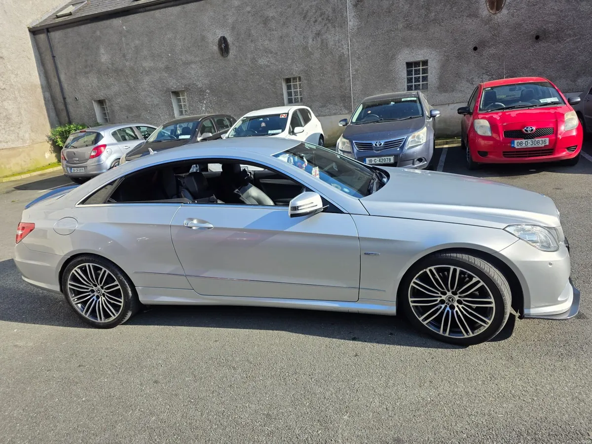 Mercedes-Benz E-Class 2013 - Image 3