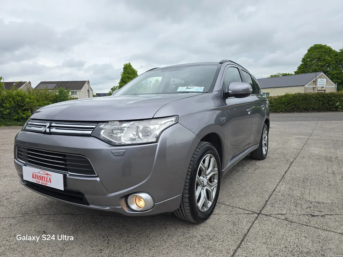 Mitsubishi Outlander 2.0 Plug-in Hybrid - Image 1