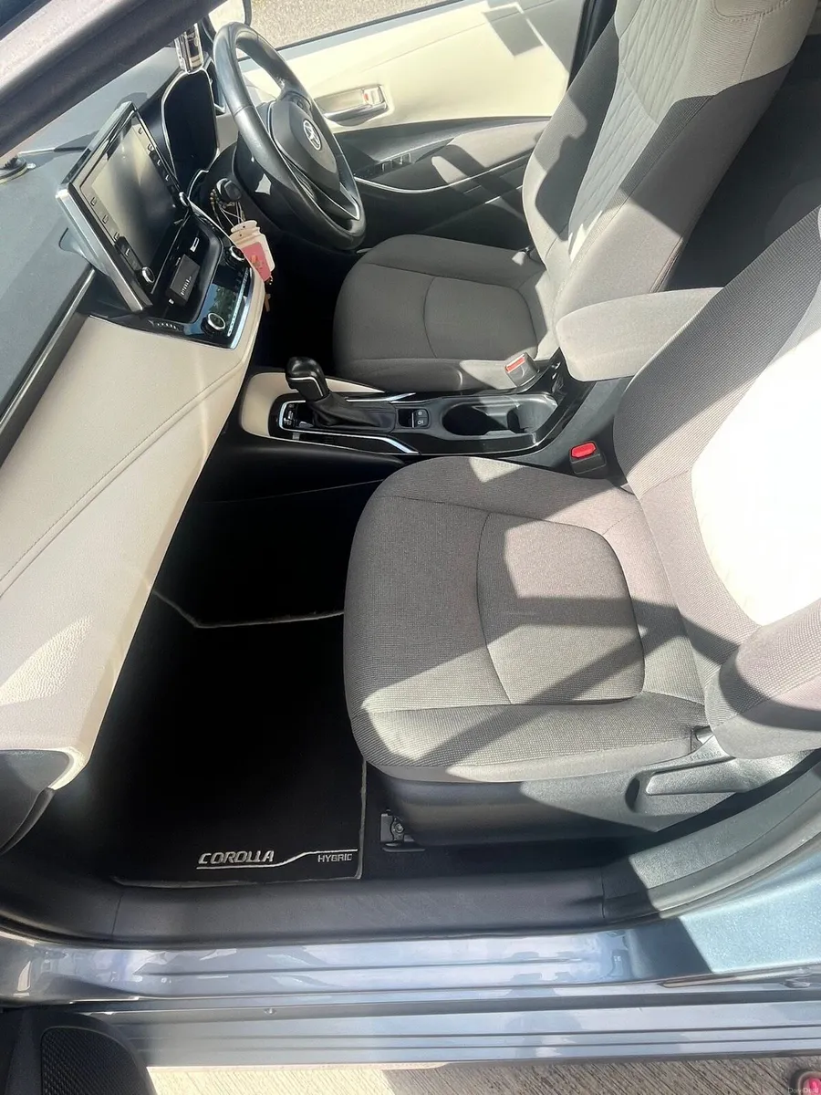 Toyota Corolla - Image 4