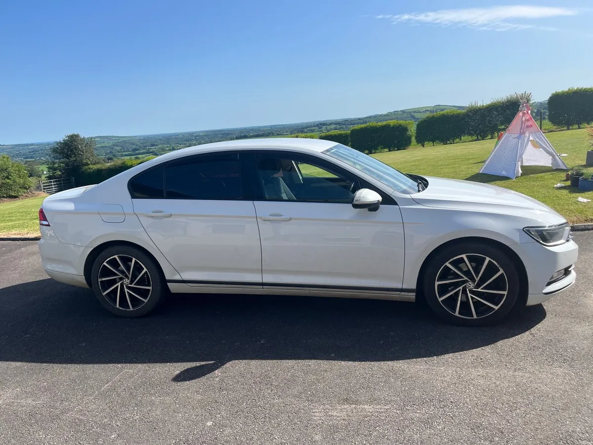 Volkswagen Passat 2015 - Image 1