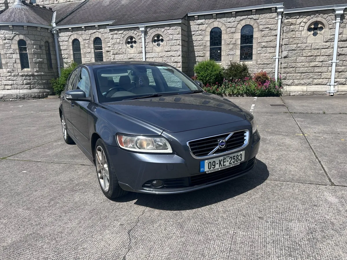 VOLVO S40 TAX&TEST - Image 1