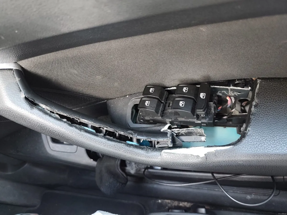 Volkswagen Passat 2015 - Image 3