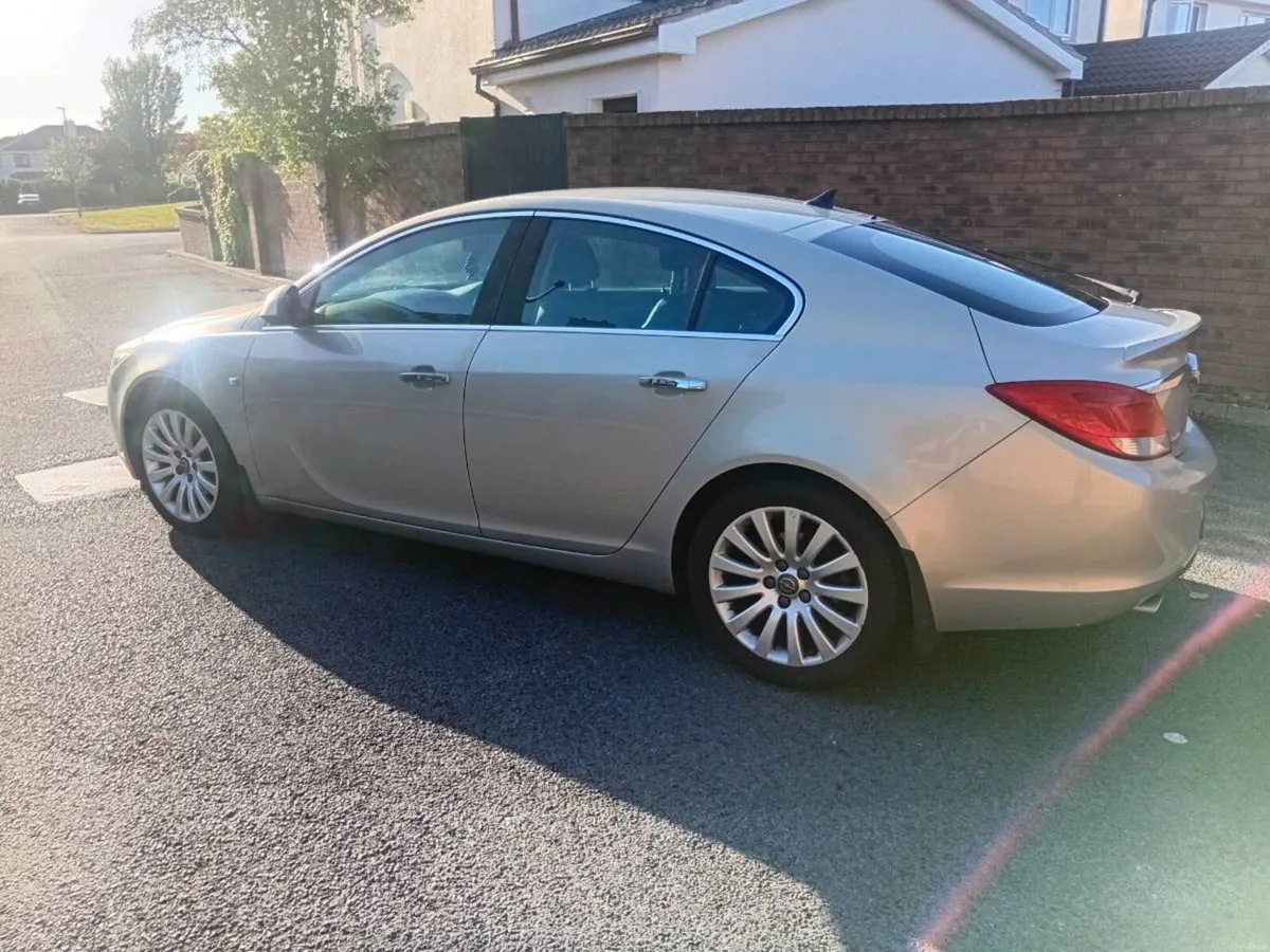 Opel Insignia - Image 1