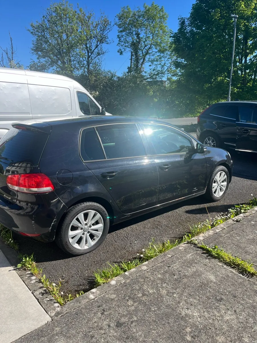 Volkswagen golf - Image 2