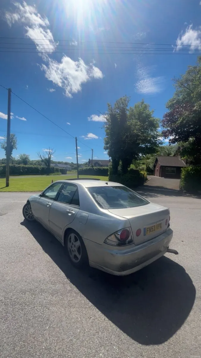 Lexus is200 - Image 4