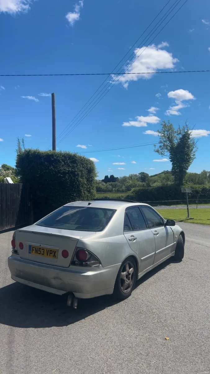 Lexus is200 - Image 2