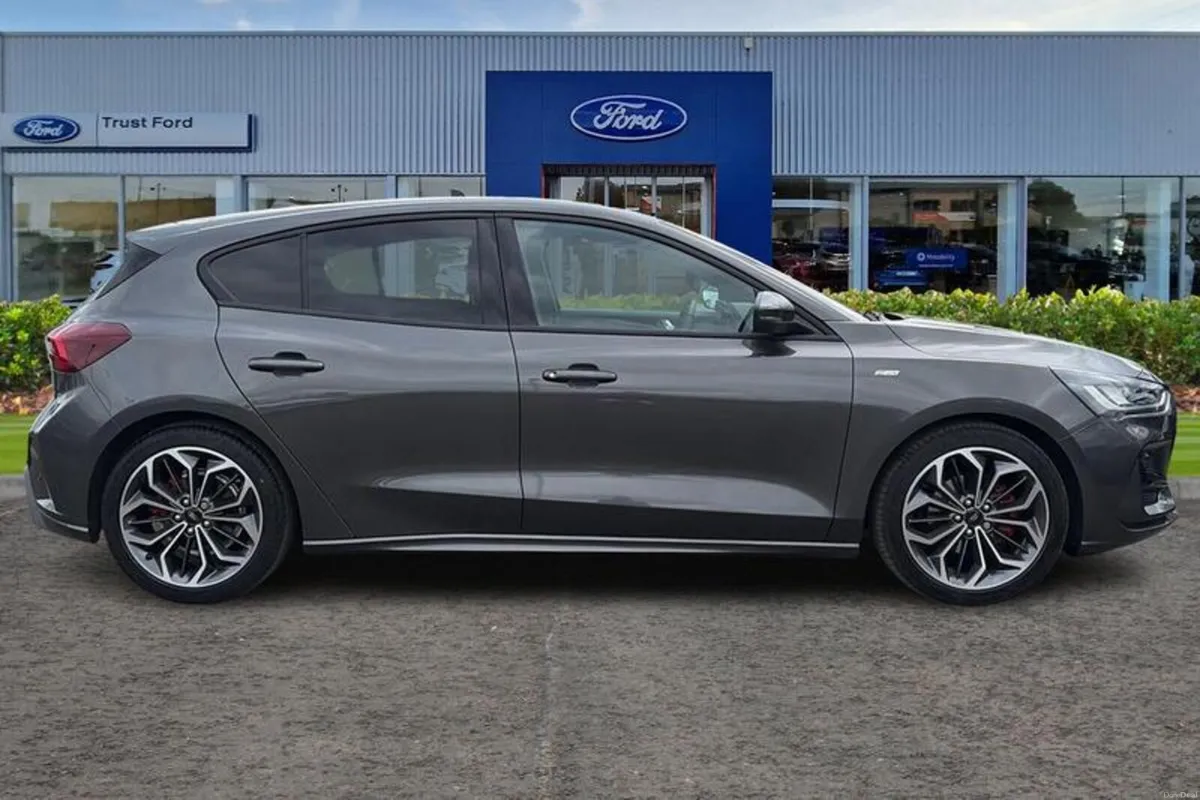 Ford Focus ST-Line X - Image 3