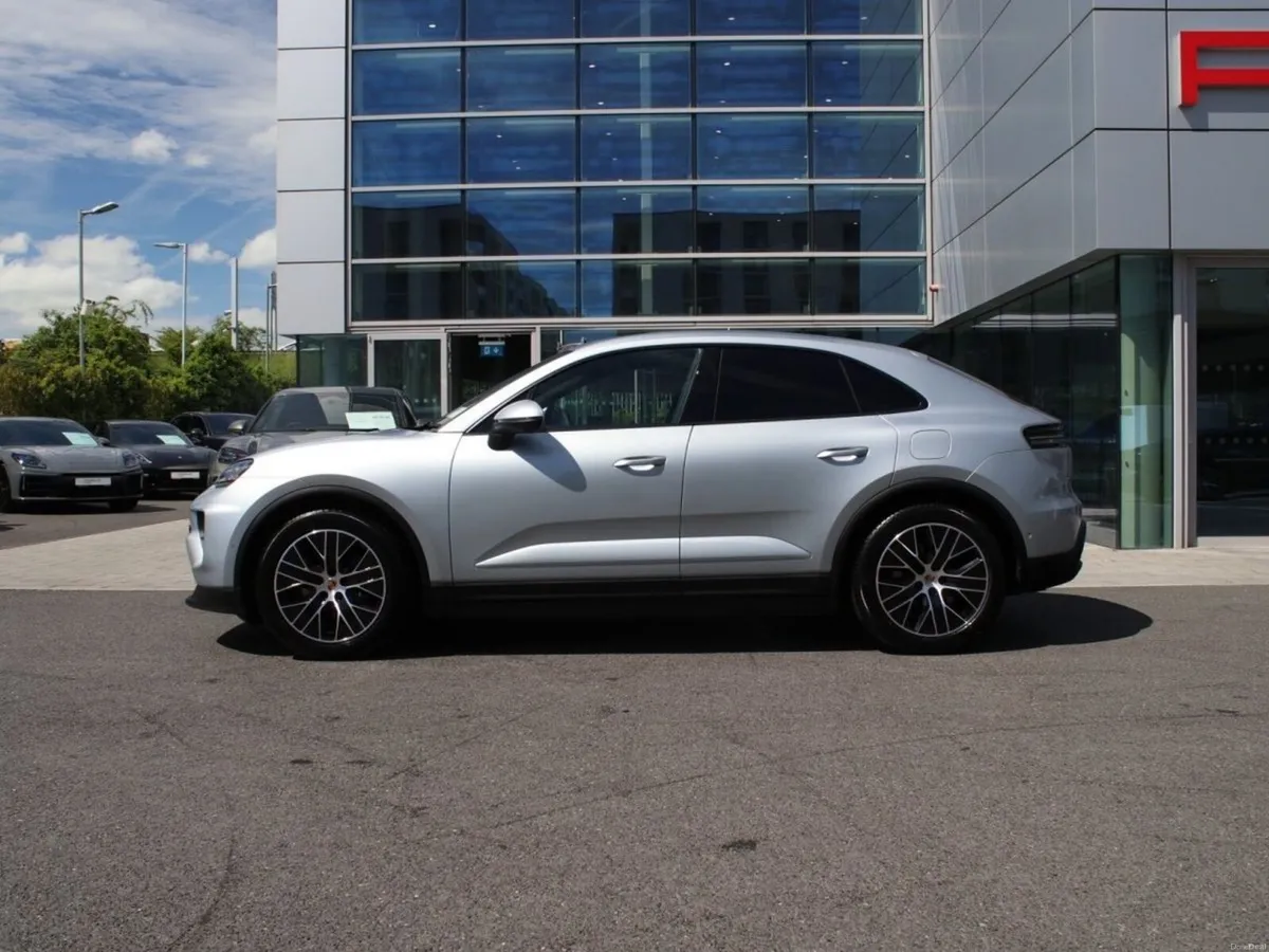 Porsche Macan - Image 4