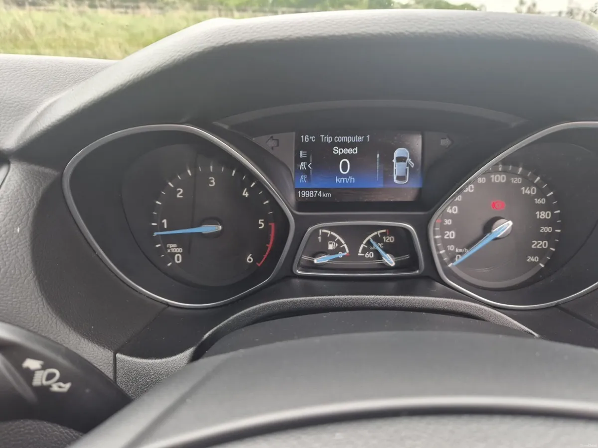 2015 (151) Ford Focus 1.5 TDCI - Image 5