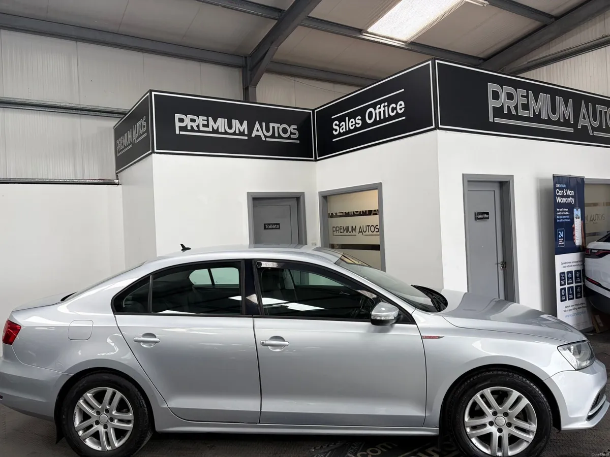 Volkswagen Jetta 2015. 2.0TDI COMFORTLINE DSG - Image 2