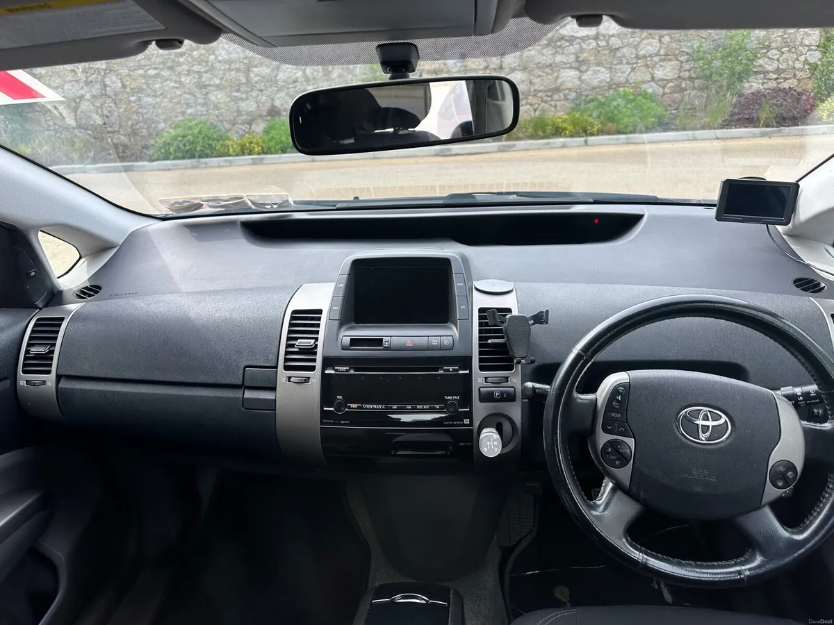 Car - Image 2