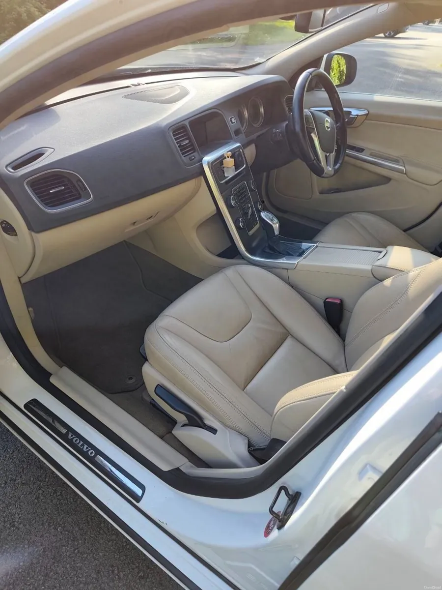 Volvo V60 2012 - Image 4