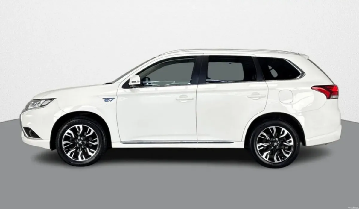 2018 Mitsubishi Outlander 2.0 Petrol Plug in Hybri - Image 4