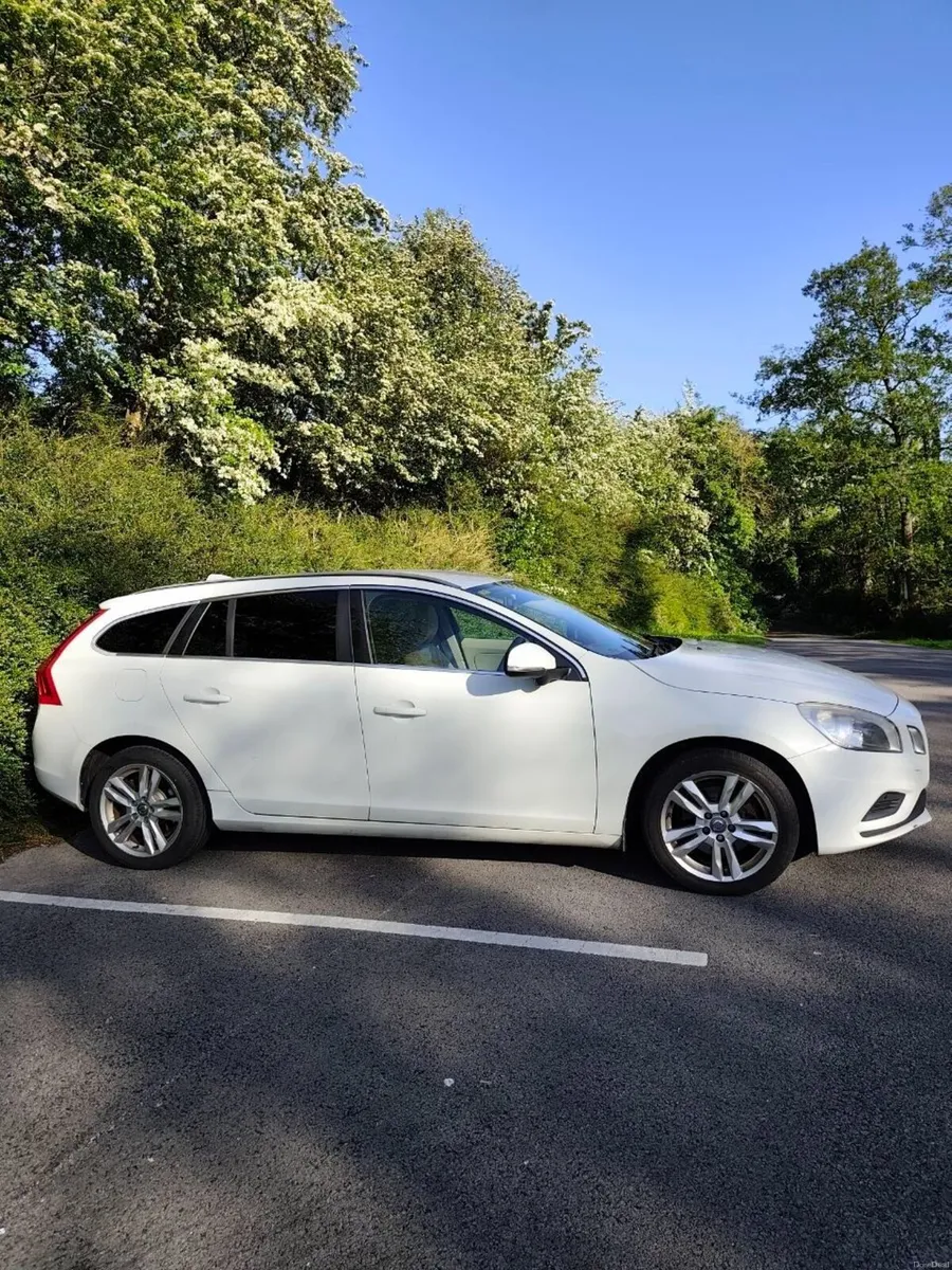 Volvo V60 2012 - Image 1