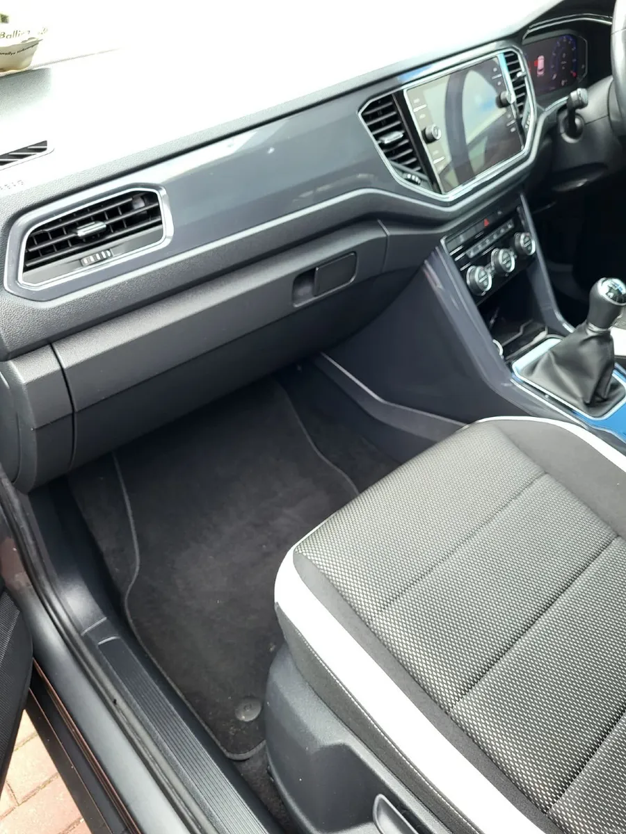 Volkswagen T-Roc 2019 - Image 3