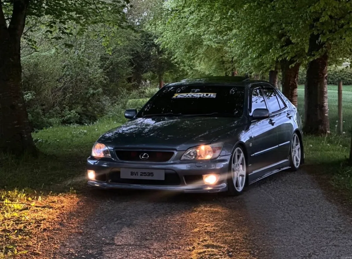 Lexus is200 - Image 3