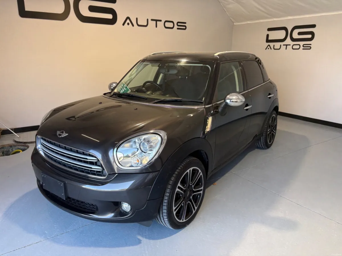 Mini Countryman COOPER- LOW KMS - GOOD SPEC - NEW - Image 3