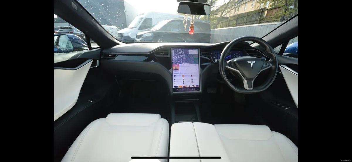 Tesla Model S 2019 long range raven - Image 3