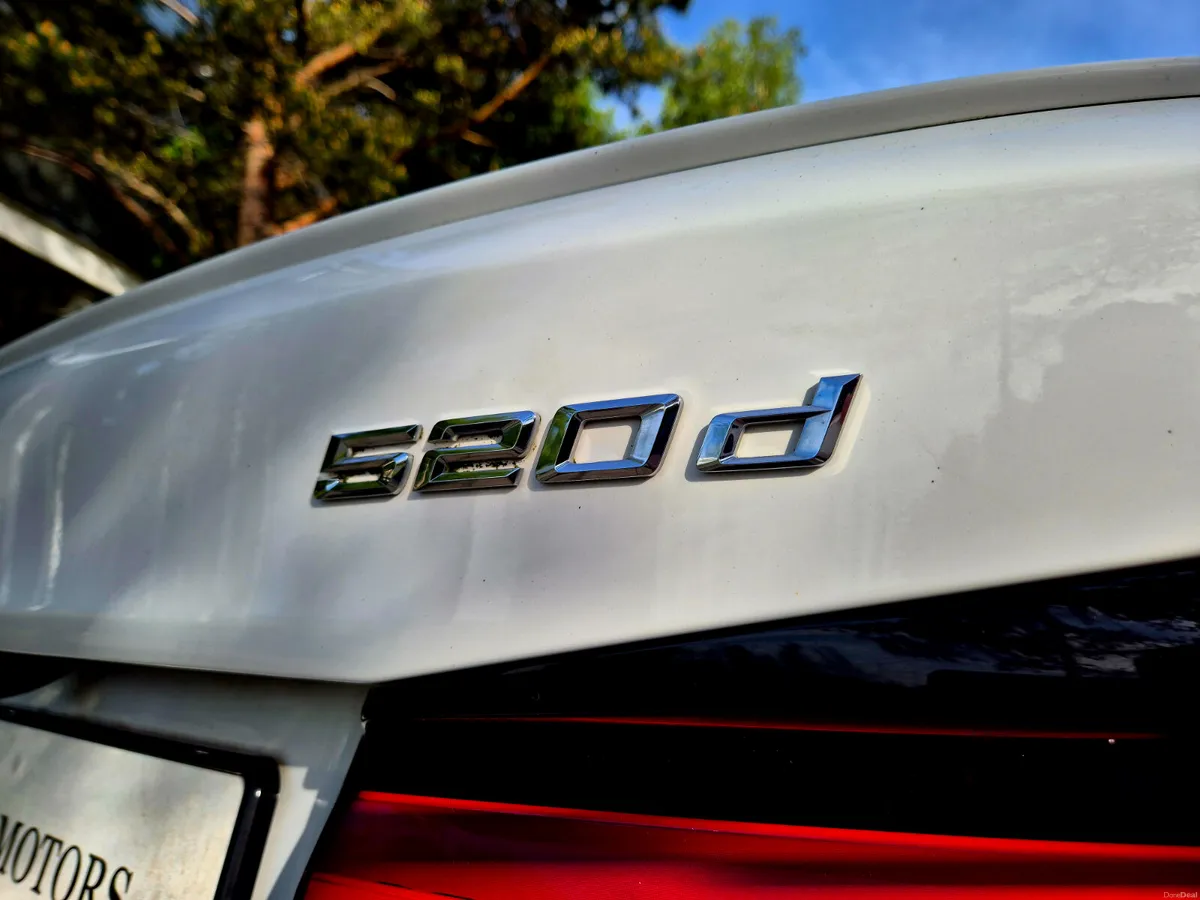 BMW 520d M-PERFORMANCE SUNROOF AUTO - Image 6