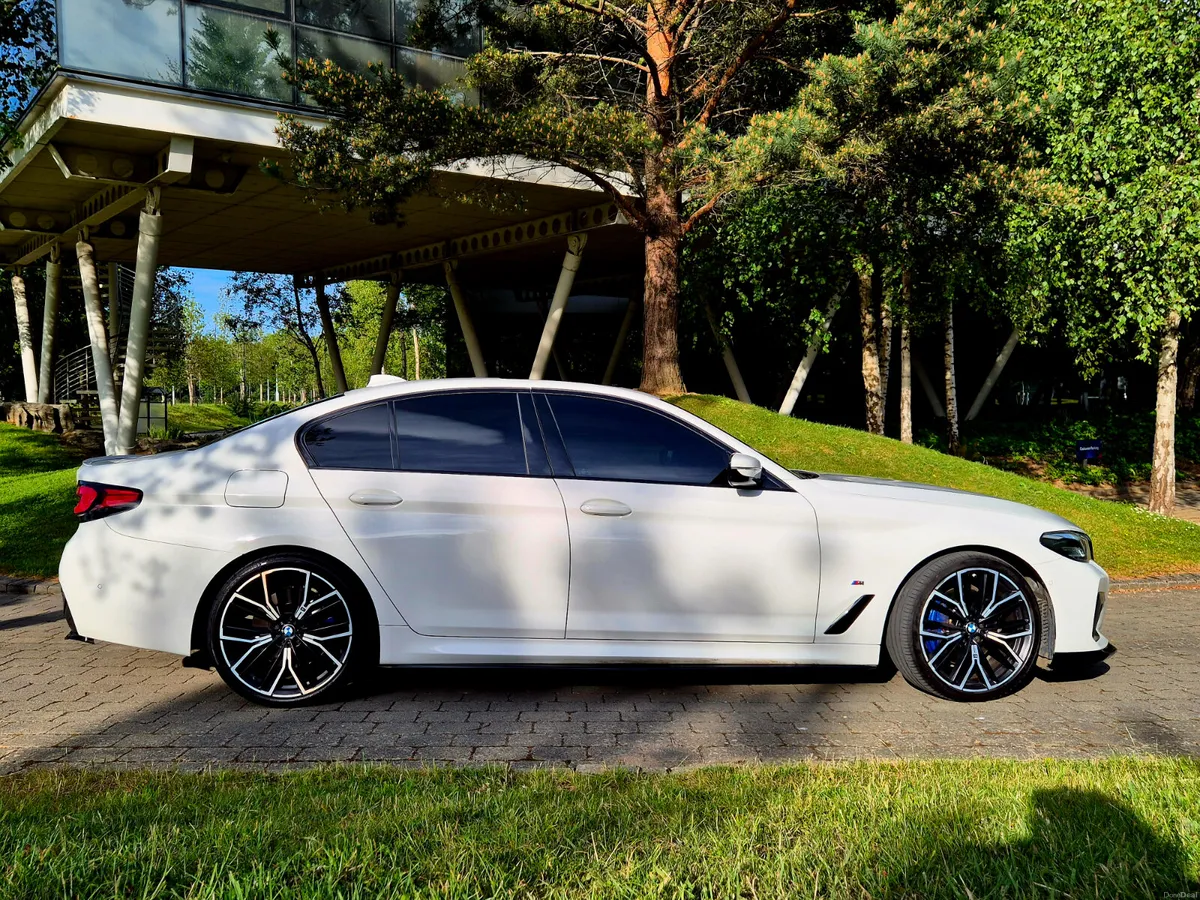 BMW 520d M-PERFORMANCE SUNROOF AUTO - Image 2