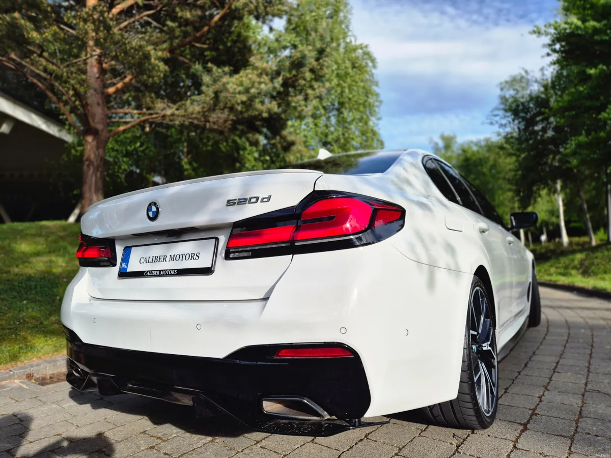 BMW 520d M-PERFORMANCE SUNROOF AUTO - Image 4