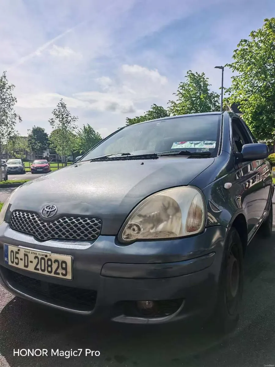 Toyota Yaris 2005 - Image 1