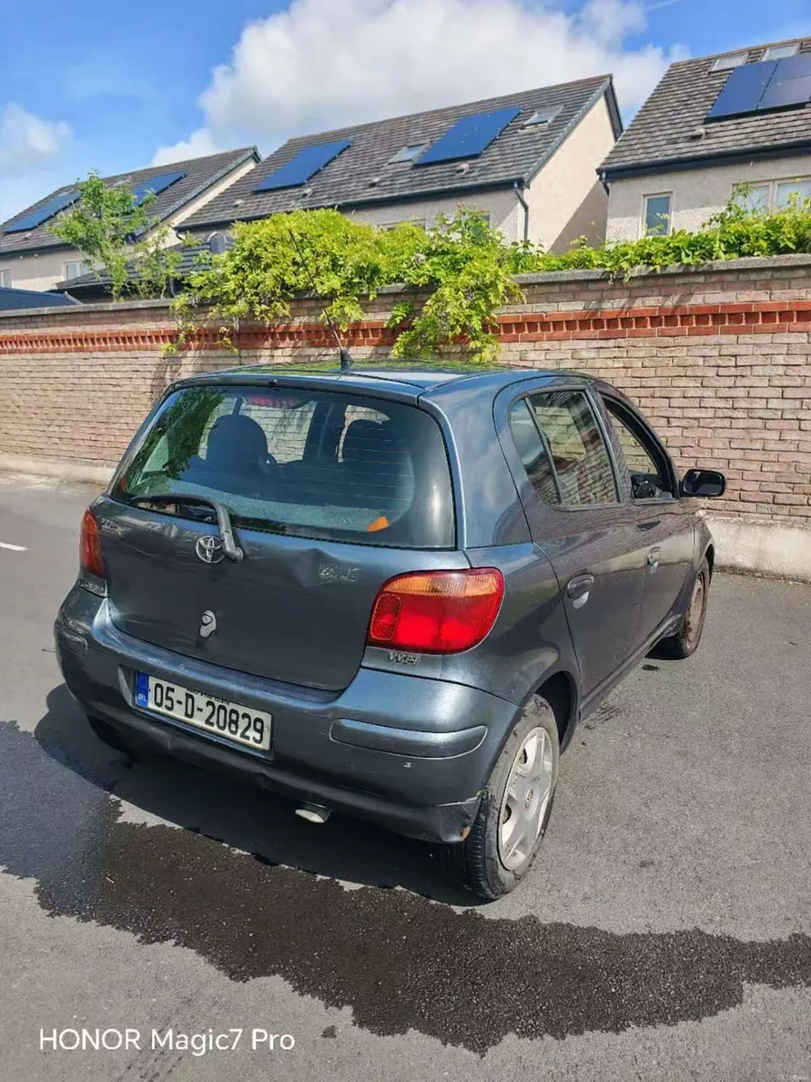 Toyota Yaris 2005 - Image 3