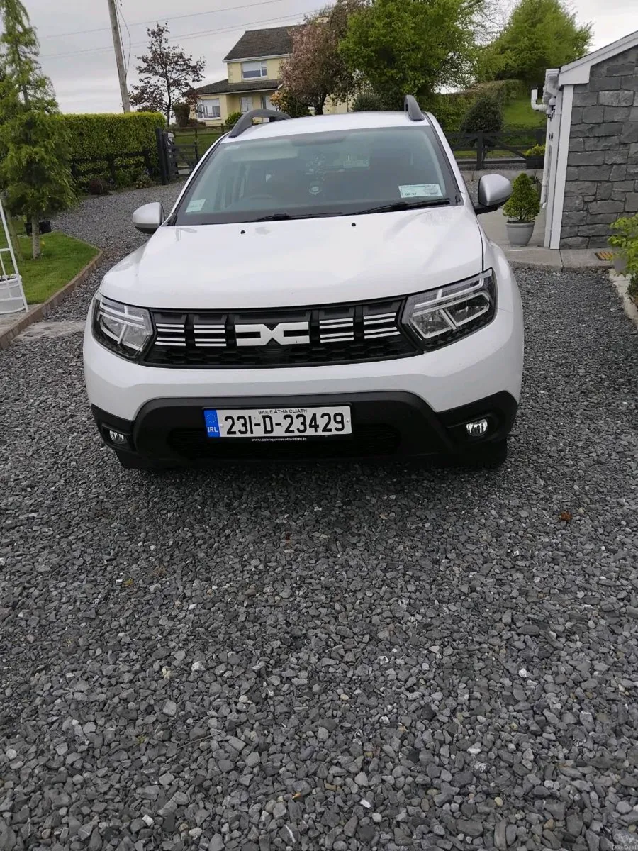 Dacia duster 231.4 new tyres + alloys. - Image 1