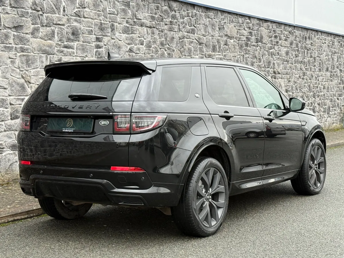 2022 Land Rover Discovery Sport R-Dynamic SE P300e - Image 5