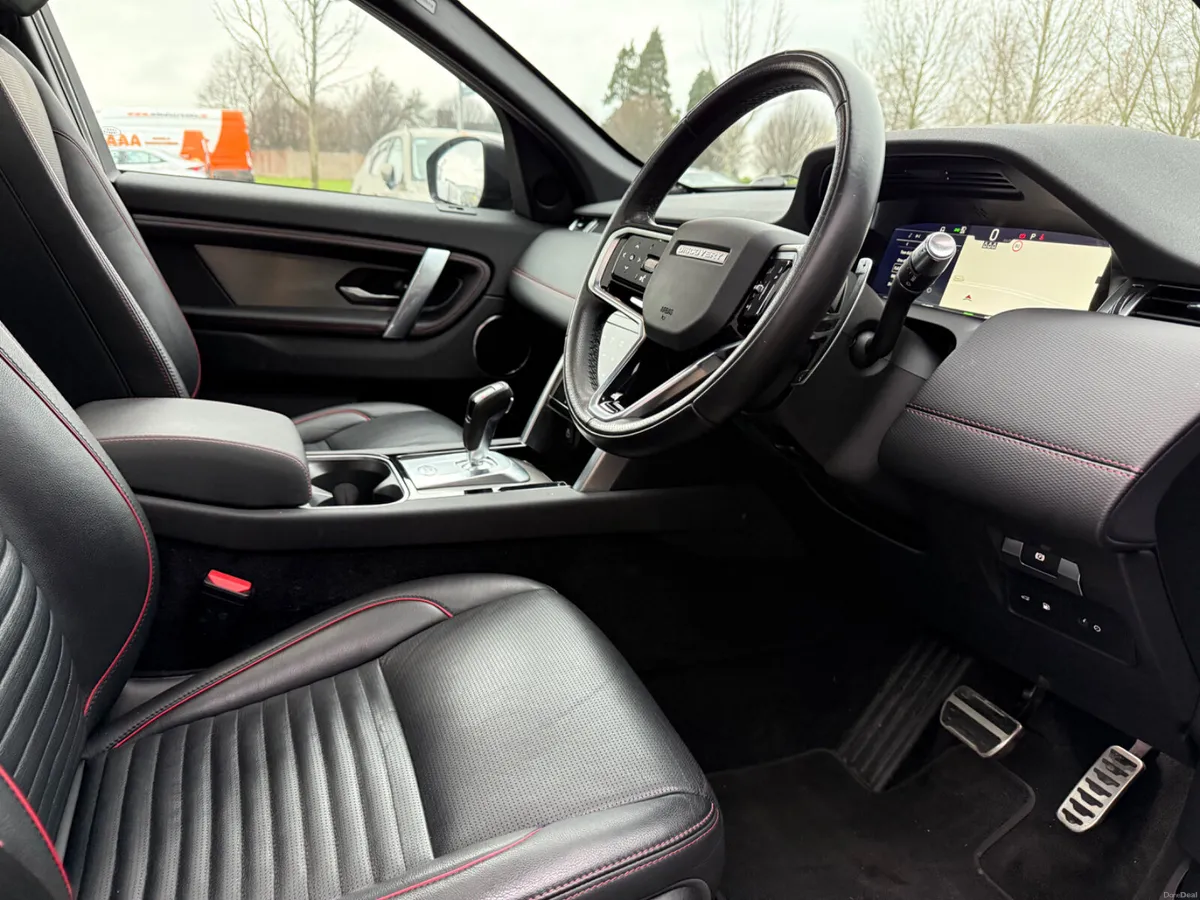 2022 Land Rover Discovery Sport R-Dynamic SE P300e - Image 6