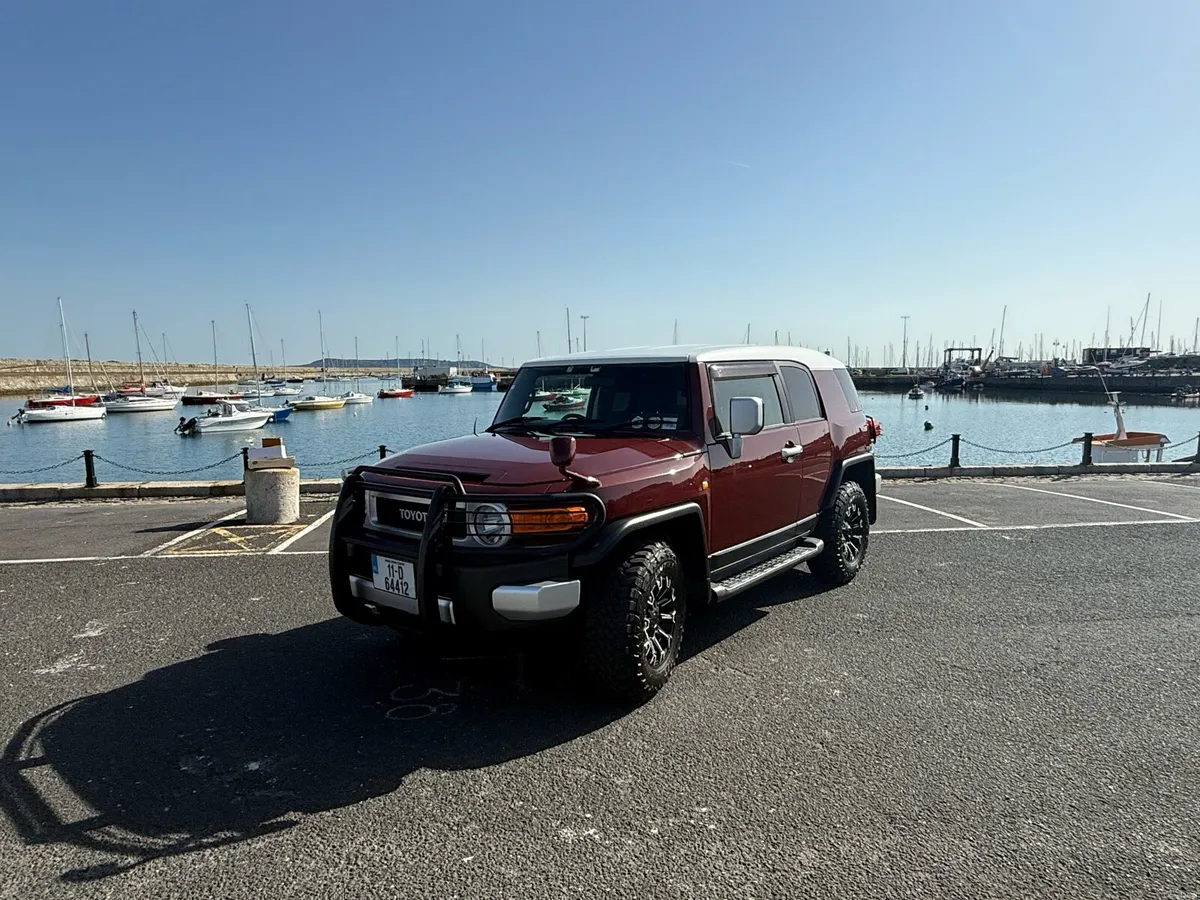 Toyota FJ Cruiser - Image 1
