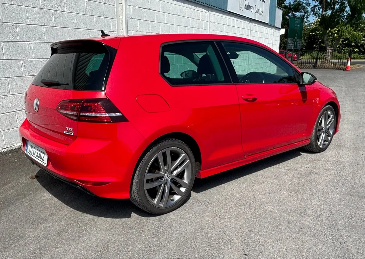 Volkswagen Golf R-Line - Image 3