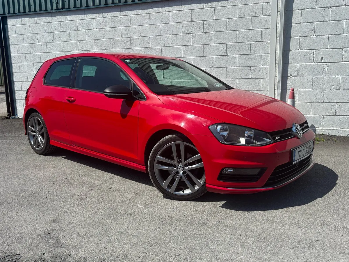 Volkswagen Golf R-Line - Image 1