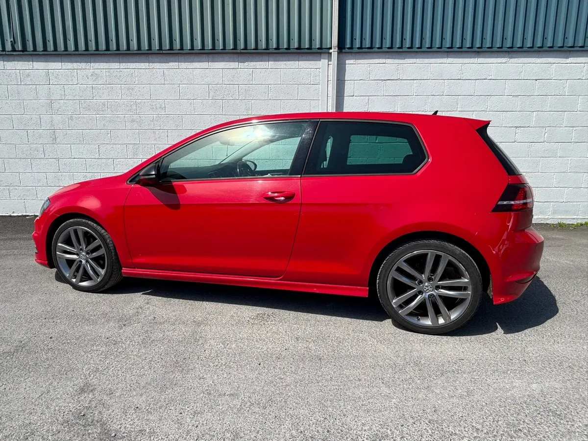 Volkswagen Golf R-Line - Image 6